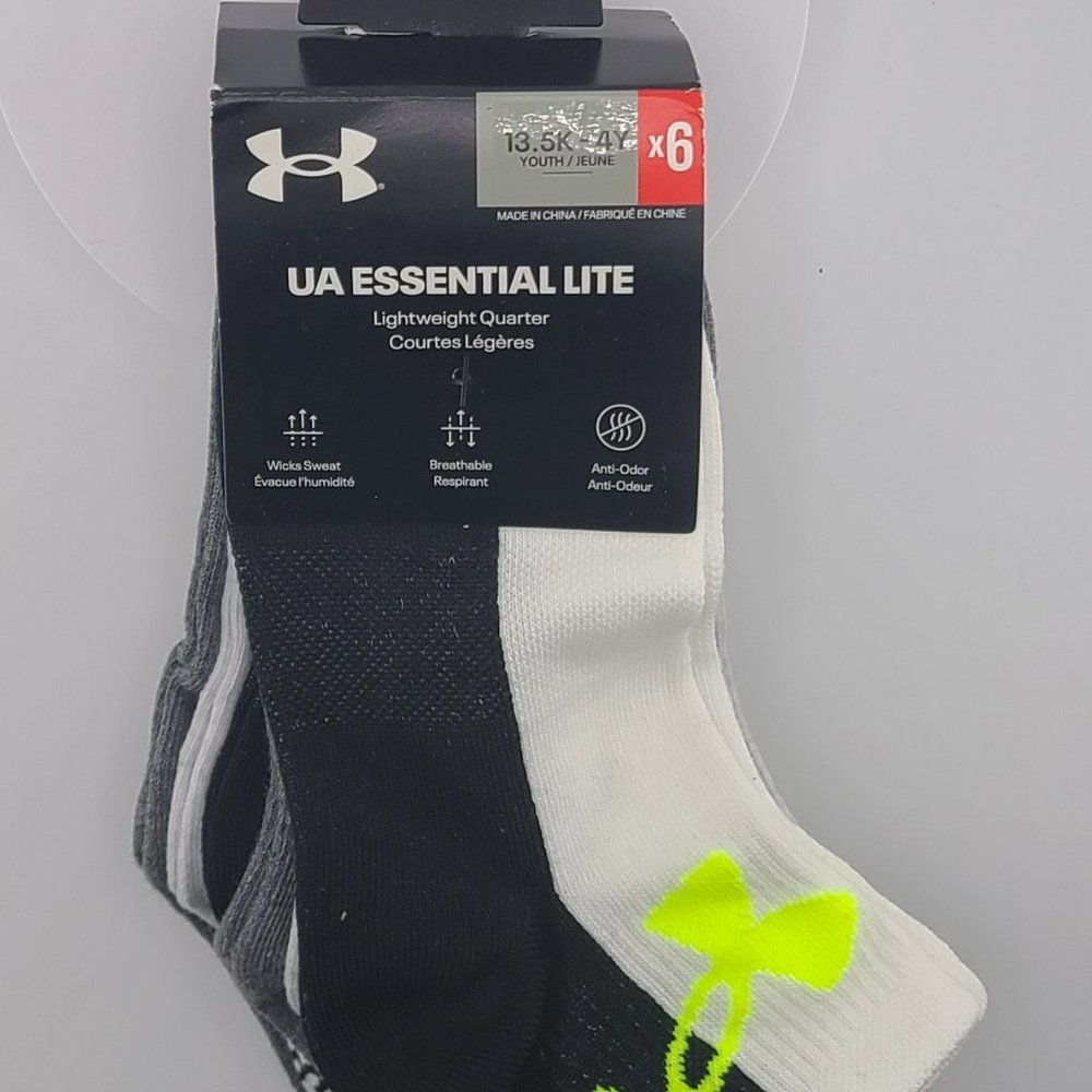 Under Armour Boys' Essential Quarter Socks - 6 Pack